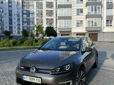 Фольксваген e-Golf 2015 в Ивано-Франковске на Automoto.ua Серый Фольксваген e-Golf, объемом двигателя 0 л и пробегом 123 тыс. км за 9100 $, фото 1 на Automoto.ua