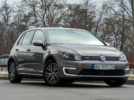 Серый Фольксваген e-Golf, объемом двигателя 0 л и пробегом 144 тыс. км за 10500 $, фото 1 на Automoto.ua