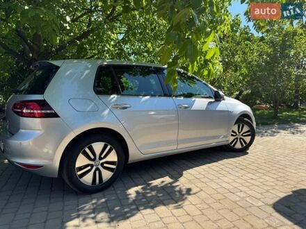 Серый Фольксваген e-Golf, объемом двигателя 0 л и пробегом 104 тыс. км за 9300 $, фото 1 на Automoto.ua