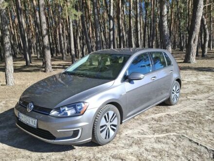 Серый Фольксваген e-Golf, объемом двигателя 0 л и пробегом 105 тыс. км за 9750 $, фото 1 на Automoto.ua