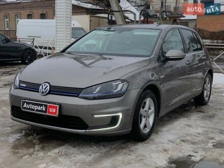 Серый Фольксваген e-Golf, объемом двигателя 0 л и пробегом 123 тыс. км за 9390 $, фото 1 на Automoto.ua