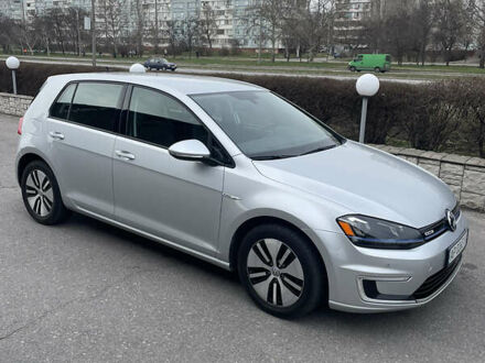 Фольксваген e-Golf 2015 у Запорожье на Automoto.ua Серый Фольксваген e-Golf, об'ємом двигуна 0 л та пробігом 42 тис. км за 14700 $, фото 1 на Automoto.ua