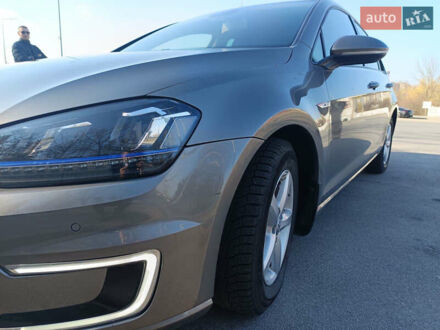 Серый Фольксваген e-Golf, объемом двигателя 0 л и пробегом 80 тыс. км за 8900 $, фото 1 на Automoto.ua
