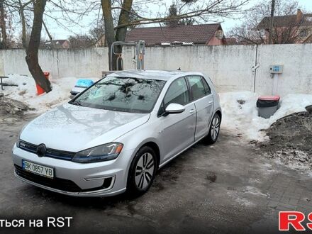 Серый Фольксваген e-Golf, объемом двигателя 85 л и пробегом 140 тыс. км за 9999 $, фото 1 на Automoto.ua
