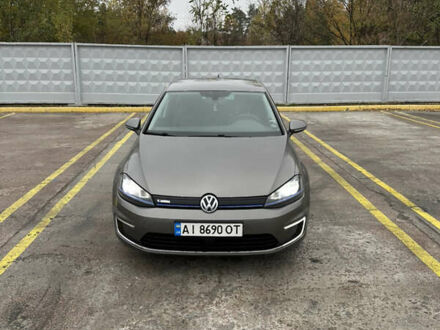 Фольксваген e-Golf 2015 в Киеве на Automoto.ua Серый Фольксваген e-Golf, объемом двигателя 0 л и пробегом 170 тыс. км за 9100 $, фото 1 на Automoto.ua