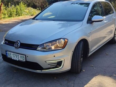 Серый Фольксваген e-Golf, объемом двигателя 0 л и пробегом 58 тыс. км за 8100 $, фото 1 на Automoto.ua