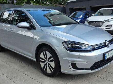 Серый Фольксваген e-Golf, объемом двигателя 0 л и пробегом 77 тыс. км за 12000 $, фото 1 на Automoto.ua