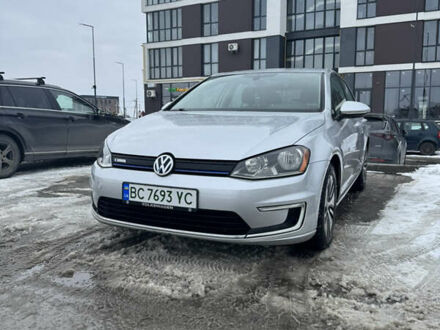 Серый Фольксваген e-Golf, объемом двигателя 0 л и пробегом 138 тыс. км за 7790 $, фото 1 на Automoto.ua