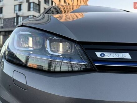 Серый Фольксваген e-Golf, объемом двигателя 0 л и пробегом 97 тыс. км за 9900 $, фото 1 на Automoto.ua