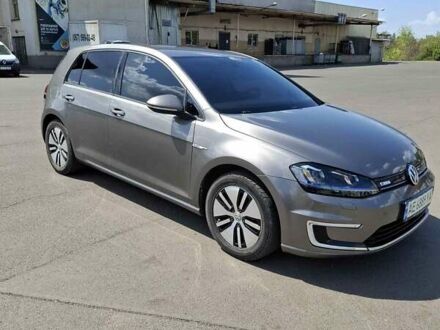 Серый Фольксваген e-Golf, объемом двигателя 0 л и пробегом 121 тыс. км за 9900 $, фото 1 на Automoto.ua