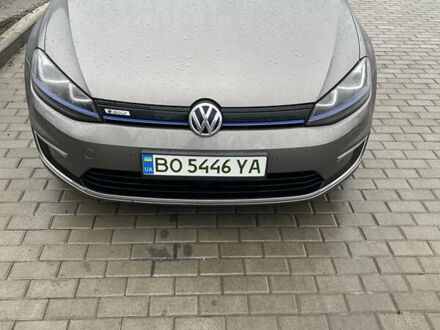 Серый Фольксваген e-Golf, объемом двигателя 0 л и пробегом 153 тыс. км за 9300 $, фото 1 на Automoto.ua