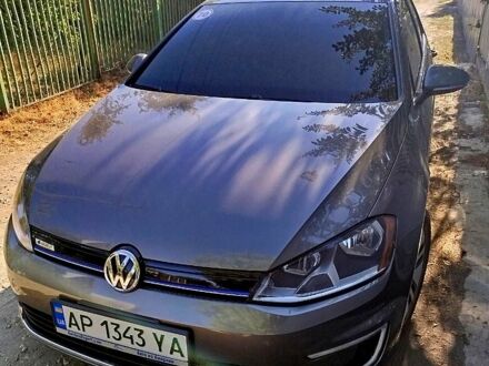 Серый Фольксваген e-Golf, объемом двигателя 0 л и пробегом 13000 тыс. км за 9300 $, фото 1 на Automoto.ua