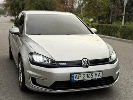 Серый Фольксваген e-Golf, объемом двигателя 0 л и пробегом 61 тыс. км за 9800 $, фото 1 на Automoto.ua