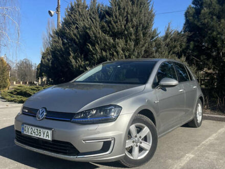 Серый Фольксваген e-Golf, объемом двигателя 0 л и пробегом 44 тыс. км за 11950 $, фото 1 на Automoto.ua