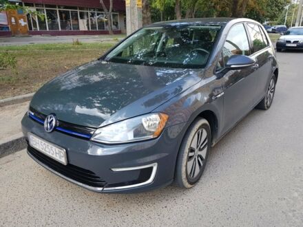 Серый Фольксваген e-Golf, объемом двигателя 0 л и пробегом 57 тыс. км за 14200 $, фото 1 на Automoto.ua