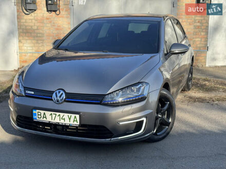 Фольксваген e-Golf 2016 в Кропивницком (Кировограде) на Automoto.ua Серый Фольксваген e-Golf, объемом двигателя 0 л и пробегом 91 тыс. км за 9999 $, фото 1 на Automoto.ua