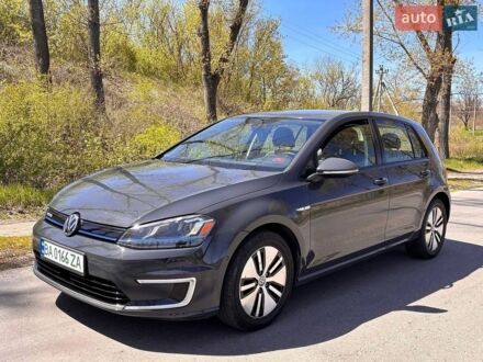 Серый Фольксваген e-Golf, объемом двигателя 0 л и пробегом 139 тыс. км за 9600 $, фото 1 на Automoto.ua