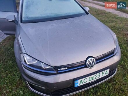 Фольксваген e-Golf 2016 у Нововолинськ на Automoto.ua Сірий Фольксваген e-Golf, об'ємом двигуна 0 л та пробігом 168 тис. км за 9999 $, фото 1 на Automoto.ua