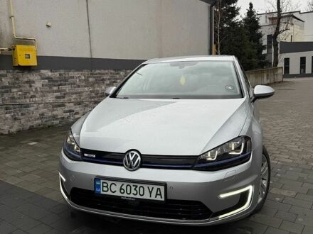 Серый Фольксваген e-Golf, объемом двигателя 0 л и пробегом 88 тыс. км за 10999 $, фото 1 на Automoto.ua