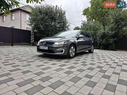 Серый Фольксваген e-Golf, объемом двигателя 0 л и пробегом 140 тыс. км за 11999 $, фото 1 на Automoto.ua