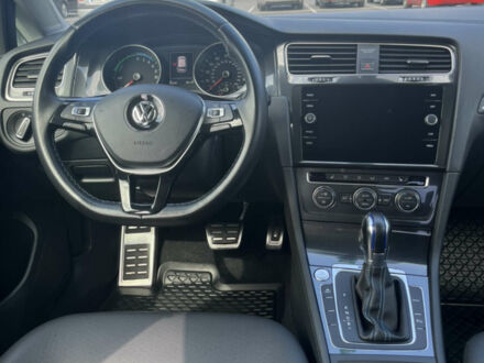 Серый Фольксваген e-Golf, объемом двигателя 0 л и пробегом 87 тыс. км за 14500 $, фото 1 на Automoto.ua