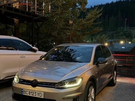Серый Фольксваген e-Golf, объемом двигателя 0 л и пробегом 170 тыс. км за 11300 $, фото 1 на Automoto.ua