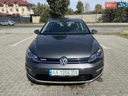 Серый Фольксваген e-Golf, объемом двигателя 0 л и пробегом 104 тыс. км за 15000 $, фото 1 на Automoto.ua
