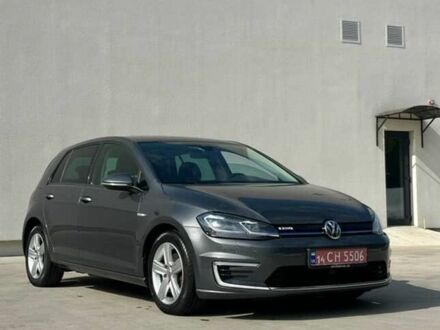 Серый Фольксваген e-Golf, объемом двигателя 0 л и пробегом 93 тыс. км за 11700 $, фото 1 на Automoto.ua