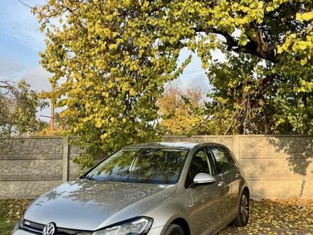 Серый Фольксваген e-Golf, объемом двигателя 0 л и пробегом 103 тыс. км за 15300 $, фото 1 на Automoto.ua