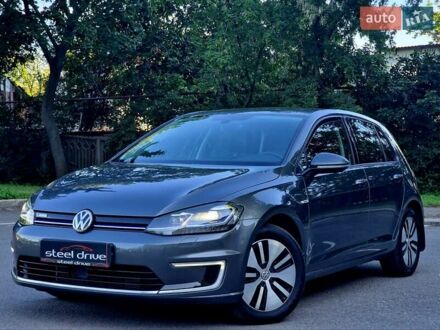 Серый Фольксваген e-Golf, объемом двигателя 0 л и пробегом 148 тыс. км за 13999 $, фото 1 на Automoto.ua