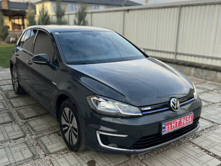 Серый Фольксваген e-Golf, объемом двигателя 0 л и пробегом 114 тыс. км за 12500 $, фото 1 на Automoto.ua
