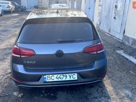 Серый Фольксваген e-Golf, объемом двигателя 0 л и пробегом 132 тыс. км за 12500 $, фото 1 на Automoto.ua