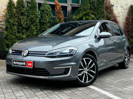 Серый Фольксваген e-Golf, объемом двигателя 0 л и пробегом 66 тыс. км за 16290 $, фото 1 на Automoto.ua