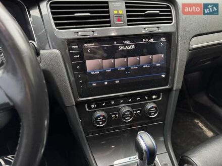 Серый Фольксваген e-Golf, объемом двигателя 0 л и пробегом 202 тыс. км за 13700 $, фото 1 на Automoto.ua