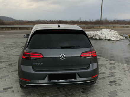 Фольксваген e-Golf 2018 у Хусте на Automoto.ua Сірий Фольксваген e-Golf, об'ємом двигуна 0 л та пробігом 76 тис. км за 15500 $, фото 1 на Automoto.ua