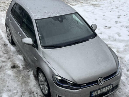Серый Фольксваген e-Golf, объемом двигателя 0 л и пробегом 147 тыс. км за 14900 $, фото 1 на Automoto.ua