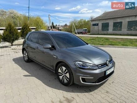Серый Фольксваген e-Golf, объемом двигателя 0 л и пробегом 135 тыс. км за 12200 $, фото 1 на Automoto.ua