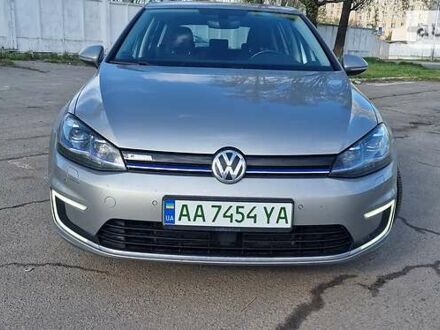 Фольксваген e-Golf 2018 в Киеве на Automoto.ua Серый Фольксваген e-Golf, объемом двигателя 0 л и пробегом 120 тыс. км за 17550 $, фото 1 на Automoto.ua