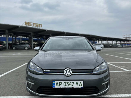 Серый Фольксваген e-Golf, объемом двигателя 0 л и пробегом 126 тыс. км за 13999 $, фото 1 на Automoto.ua