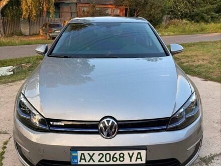 Серый Фольксваген e-Golf, объемом двигателя 0 л и пробегом 111 тыс. км за 12900 $, фото 1 на Automoto.ua
