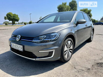 Серый Фольксваген e-Golf, объемом двигателя 0 л и пробегом 137 тыс. км за 16499 $, фото 1 на Automoto.ua