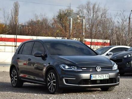 Серый Фольксваген e-Golf, объемом двигателя 0 л и пробегом 141 тыс. км за 13200 $, фото 1 на Automoto.ua
