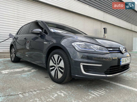 Серый Фольксваген e-Golf, объемом двигателя 0 л и пробегом 60 тыс. км за 16500 $, фото 1 на Automoto.ua