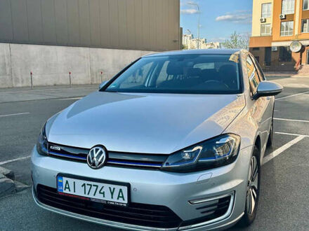 Серый Фольксваген e-Golf, объемом двигателя 0 л и пробегом 77 тыс. км за 17500 $, фото 1 на Automoto.ua