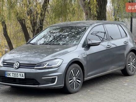 Серый Фольксваген e-Golf, объемом двигателя 0 л и пробегом 220 тыс. км за 11500 $, фото 1 на Automoto.ua