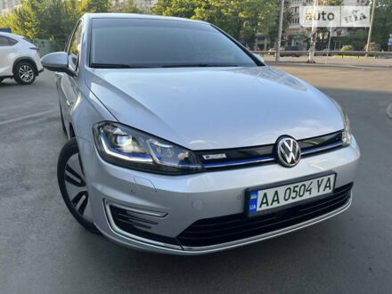 Серый Фольксваген e-Golf, объемом двигателя 0 л и пробегом 59 тыс. км за 19900 $, фото 1 на Automoto.ua