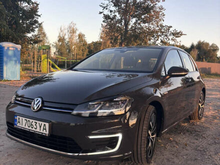 Серый Фольксваген e-Golf, объемом двигателя 0 л и пробегом 93 тыс. км за 15000 $, фото 1 на Automoto.ua