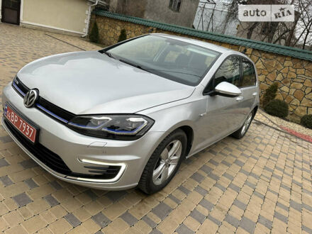 Серый Фольксваген e-Golf, объемом двигателя 0 л и пробегом 63 тыс. км за 15200 $, фото 1 на Automoto.ua