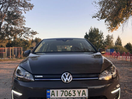 Серый Фольксваген e-Golf, объемом двигателя 0 л и пробегом 96 тыс. км за 15000 $, фото 1 на Automoto.ua