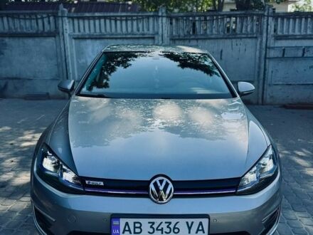 Серый Фольксваген e-Golf, объемом двигателя 0 л и пробегом 111 тыс. км за 14300 $, фото 1 на Automoto.ua